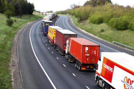 Chính phủ Anh cân nhắc thu phí cầu đường của xe chở hàng nước ngoài