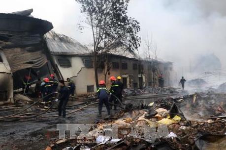 Tìm thấy 1 thi thể nạn nhân trong vụ cháy tại Công ty cổ phần bánh kẹo Tràng An