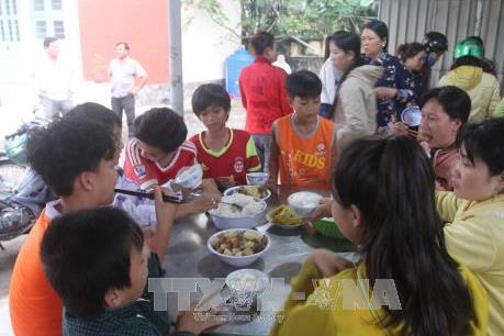 Ứng phó bão số 16: Nhiều địa phương cho học sinh nghỉ học và người lao động nghỉ làm