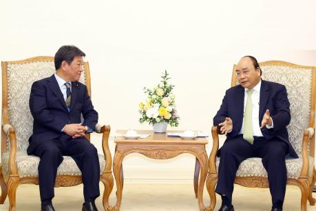 Thủ tướng Nguyễn Xuân Phúc tiếp Bộ trưởng Tái thiết kinh tế Nhật Bản