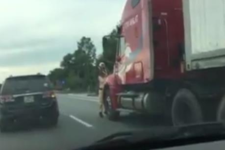 Đâm vào Cảnh sát Giao thông, tài xế container lĩnh án 10 năm tù