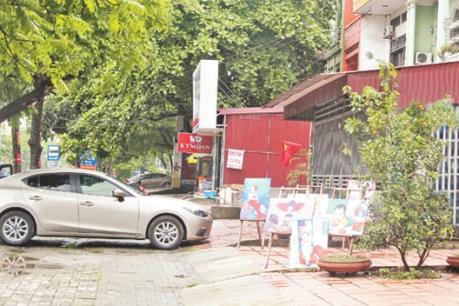 Cần xử lý dứt điểm tình trạng lấn chiếm vỉa hè ở thành phố Việt Trì