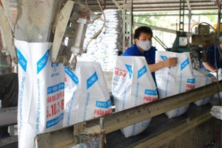 Supe Phốt phát và Hoá chất Lâm Thao hỗ trợ nông dân mua phân bón trả chậm