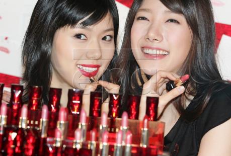 Ngành mỹ phẩm Hàn Quốc hy vọng phục hồi tăng trưởng