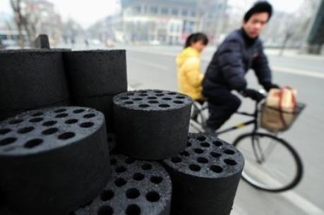 Trung Quốc: Bắc Kinh loại bỏ 4.450 bếp đốt than trong năm 2017