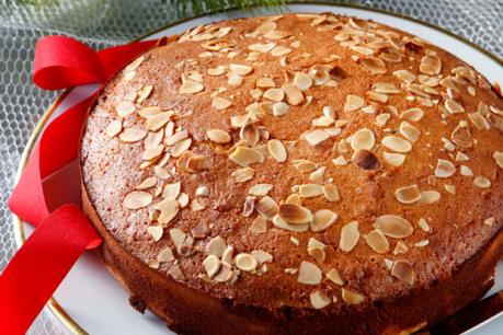 Hy Lạp đón Năm mới với chiếc bánh truyền thống khổng lồ