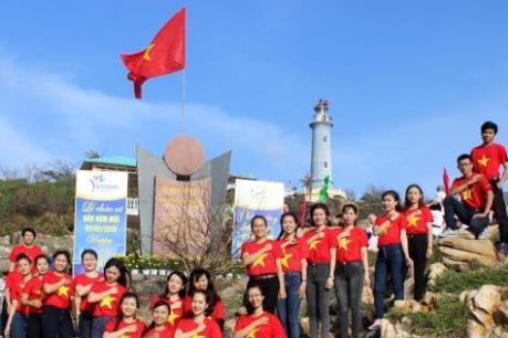 Trang trọng Lễ Chào cờ đầu năm mới tại điểm cực Đông trên đất liền của Tổ quốc