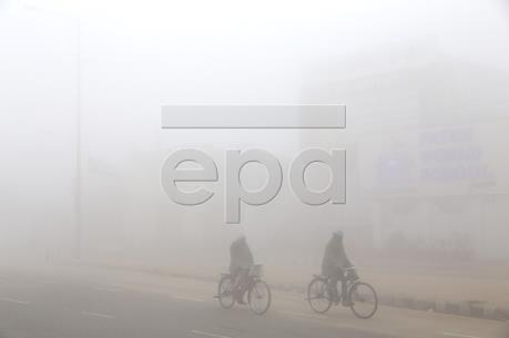 Ấn Độ: Sương mù tiếp tục cản trở giao thông tại New Delhi