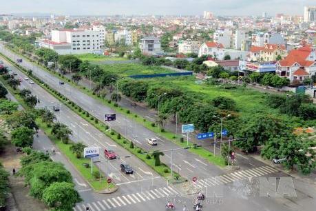 Bất động sản Tp. Hồ Chí Minh: “Được mùa” căn hộ, tiềm ẩn “cơn sốt” đất nền