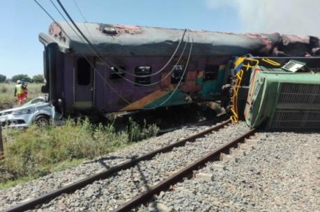 Tai nạn đường sắt khiến hơn 40 người thương vong