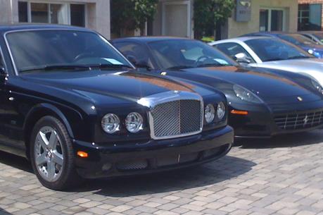 Trung Quốc bắt giữ 16 đối tượng buôn lậu hơn 320 xe limousine