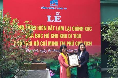 May 10 phục chế thành công 10 bộ quần áo kaki của Bác Hồ