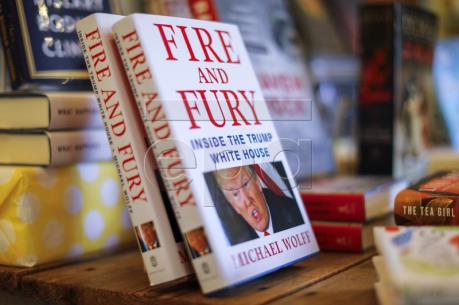 Cuốn sách về Tổng thống D.Trump bán chạy nhất trên Amazon