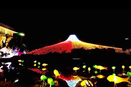 Valentine độc đáo với lễ hội ánh sáng Sun World Halong Complex