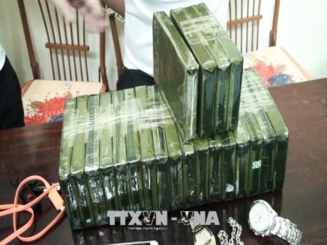 Thu giữ 21 bánh heroin trong đường dây mua bán trái phép ma túy có yếu tố nước ngoài