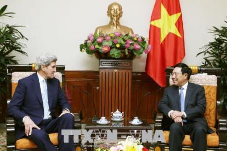Phó Thủ tướng Phạm Bình Minh tiếp cựu Ngoại trưởng Hoa Kỳ John Kerry
