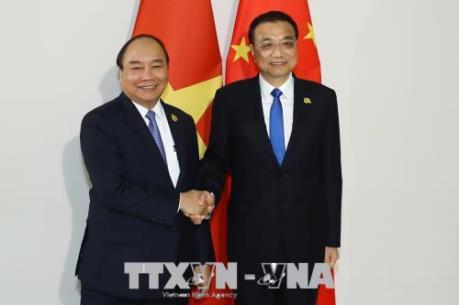 Thủ tướng Nguyễn Xuân Phúc gặp Thủ tướng Quốc Vụ viện Trung Quốc Lý Khắc Cường