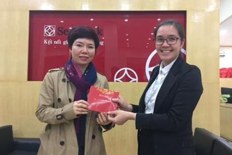 Đã tìm ra chủ thẻ SeALady đầu tiên trúng chuyến du lịch Singapore của SeABank