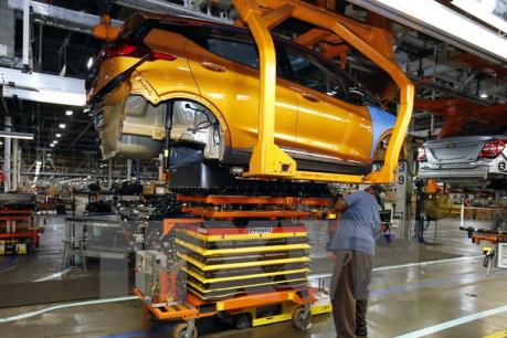 Các hãng chế tạo “xế hộp” đầu tư khoảng 90 tỷ USD để phát triển xe điện