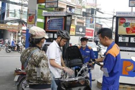 Giá xăng, dầu tăng hơn 400 đồng/lít