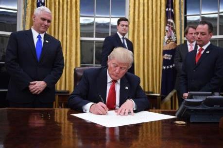 Tổng thống Mỹ ký phê chuẩn gia hạn chương trình theo dõi Internet của NSA