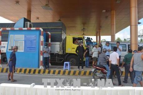 Căng thẳng tại BOT Sóc Trăng: Tiếp tục ùn tắc nghiêm trọng