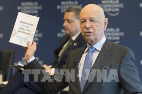Chủ tịch WEF: Sự cấp thiết của việc định hình cuộc cách mạng công nghiệp 4.0