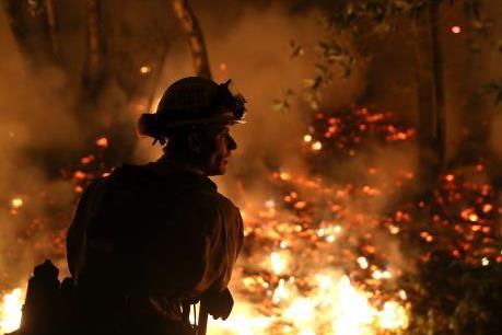 Cháy rừng bùng phát ở miền Nam nước Mỹ
