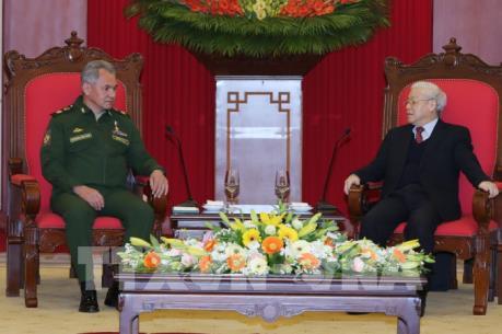 Tổng Bí thư Nguyễn Phú Trọng tiếp Bộ trưởng Quốc phòng Liên bang Nga Xéc-gây Sôi-gu