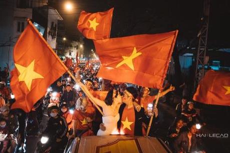 Đội tuyển U23 Việt Nam: Một trận đấu bóng đá không chỉ là một trận đấu, đó còn là niềm tự hào của cả một dân tộc. Đội tuyển U23 Việt Nam đã tạo nên kỳ tích tại giải U23 châu Á vừa qua và chắc chắn sẽ tiếp tục ghi vào trang sử bóng đá Việt Nam nếu bạn đón xem hành trình của họ.