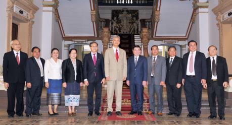 Thúc đẩy hợp tác kinh tế, thương mại, đầu tư với các địa phương của Lào