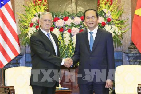 Chủ tịch nước Trần Đại Quang tiếp Bộ trưởng Bộ Quốc phòng Hoa Kỳ