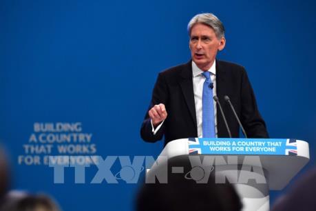 Bộ trưởng Tài chính Anh kêu gọi chọn Brexit "mềm" để bảo vệ nền kinh tế