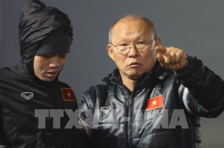 VCK U23 châu Á 2018:  HLV Park Hang-seo thừa nhận "đau đầu" vì Uzbekistan