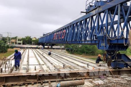 Quảng Ngãi hợp long cầu Thạch Bích vượt sông Trà Khúc