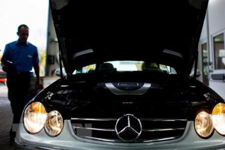 EU lên án bê bối thử nghiệm khí thải trên khỉ và người của 3 hãng ô tô Đức