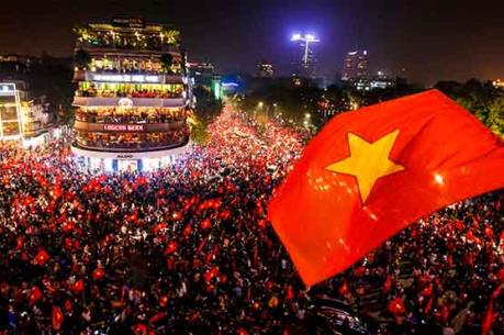 Điều chưa kể về bức ảnh biểu tượng của tinh thần dân tộc sau chiến thắng của U23 Việt Nam