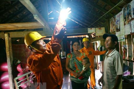 Đưa điện lưới quốc gia về bản