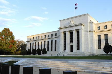Fed giữ nguyên lãi suất cơ bản