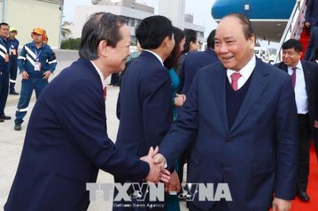 Thủ tướng bắt đầu chuyến tham dự và chủ trì Kỳ họp lần thứ 40 Ủy Ban liên CP Việt Nam-Lào