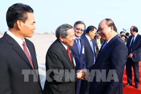 Thủ tướng kết thúc chuyến tham dự và chủ trì Kỳ họp Ủy Ban liên Chính phủ Việt Nam-Lào