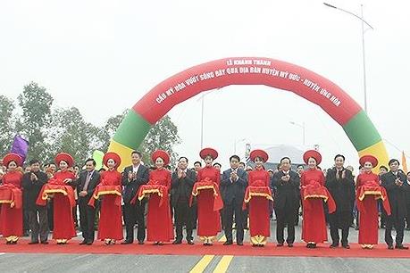 Hà Nội đưa vào khai thác cầu Mỹ Hòa vượt sông Đáy