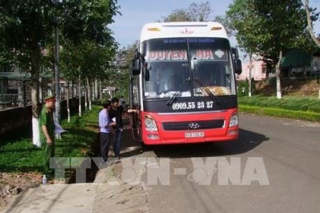 Khởi tố vụ án ném đá vào xe khách trên đường Hồ Chí Minh