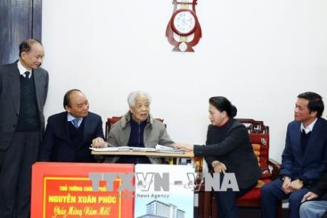 Thủ tướng, Chủ tịch Quốc hội thăm, chúc Tết Nguyên Tổng Bí thư Đỗ Mười