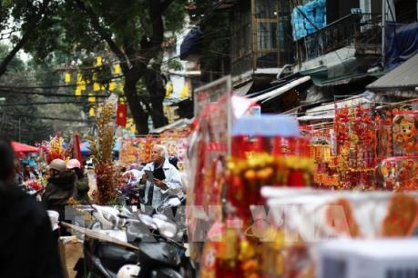 Người dân Hà Nội đón Tết "Ông Công, ông Táo"