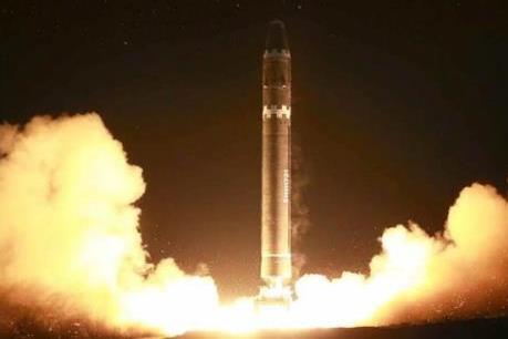 Triều Tiên phô diễn tên lửa đạn đạo Hwasong-15