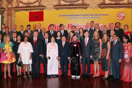 Thành phố Hồ Chí Minh gặp mặt các cơ quan đại diện nước ngoài