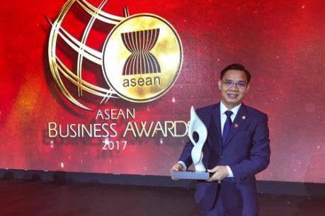 Tổng Giám đốc SeABank bất ngờ từ nhiệm