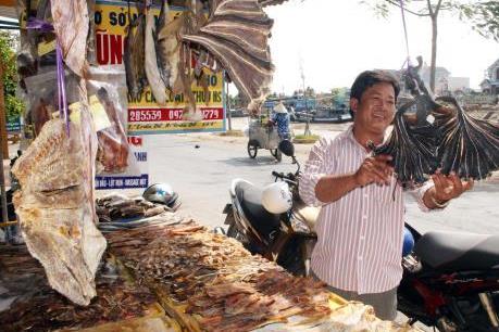 Các mặt hàng làng khô Trần Đề vào mùa Tết