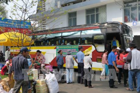 20 chuyến xe đầu tiên đưa công nhân từ Tp Hồ Chí Minh về quê đón Tết